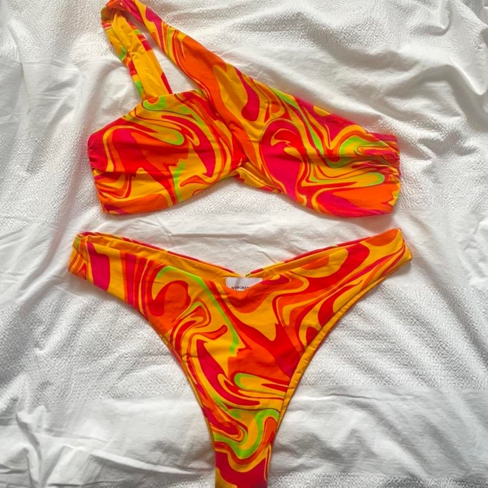 WhoWoreWhat Paradise  Bikini Set